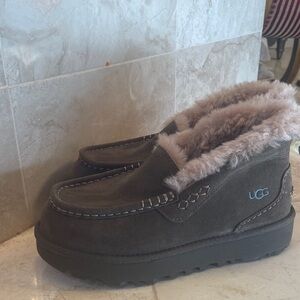 UGG Women's Gray Slippers